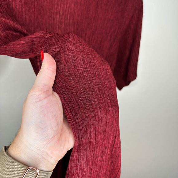 All in Favor Dolman Plisse Textured Short Sleeve Burgundy Midi Dress Medium - Picture 8 of 15